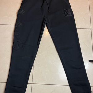 Dreamland joggers size medium